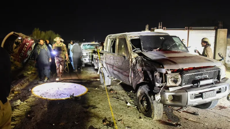 Un atentat cu bombă ucide 15 persoane lângă un miting politic din Pakistan - Foto: Profimedia Images