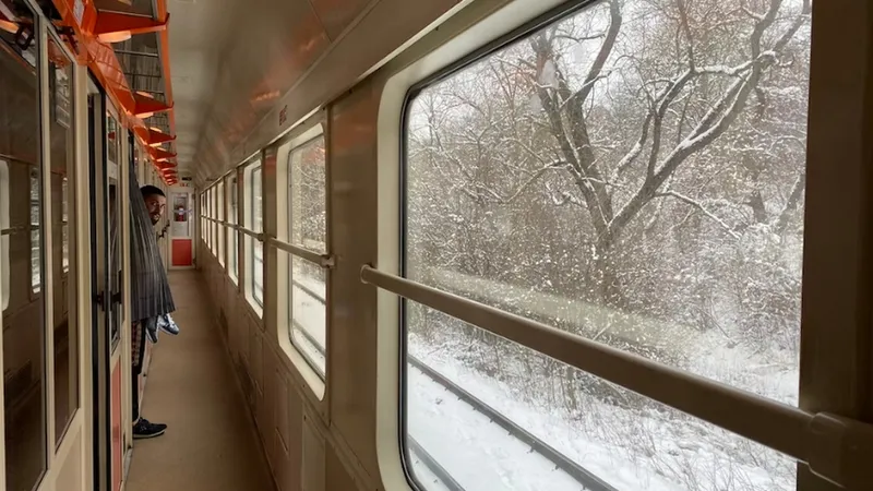 Cu trenul Dacia de la Viena la București. - Foto: lonelyplanet.com/Monisha Rajesh