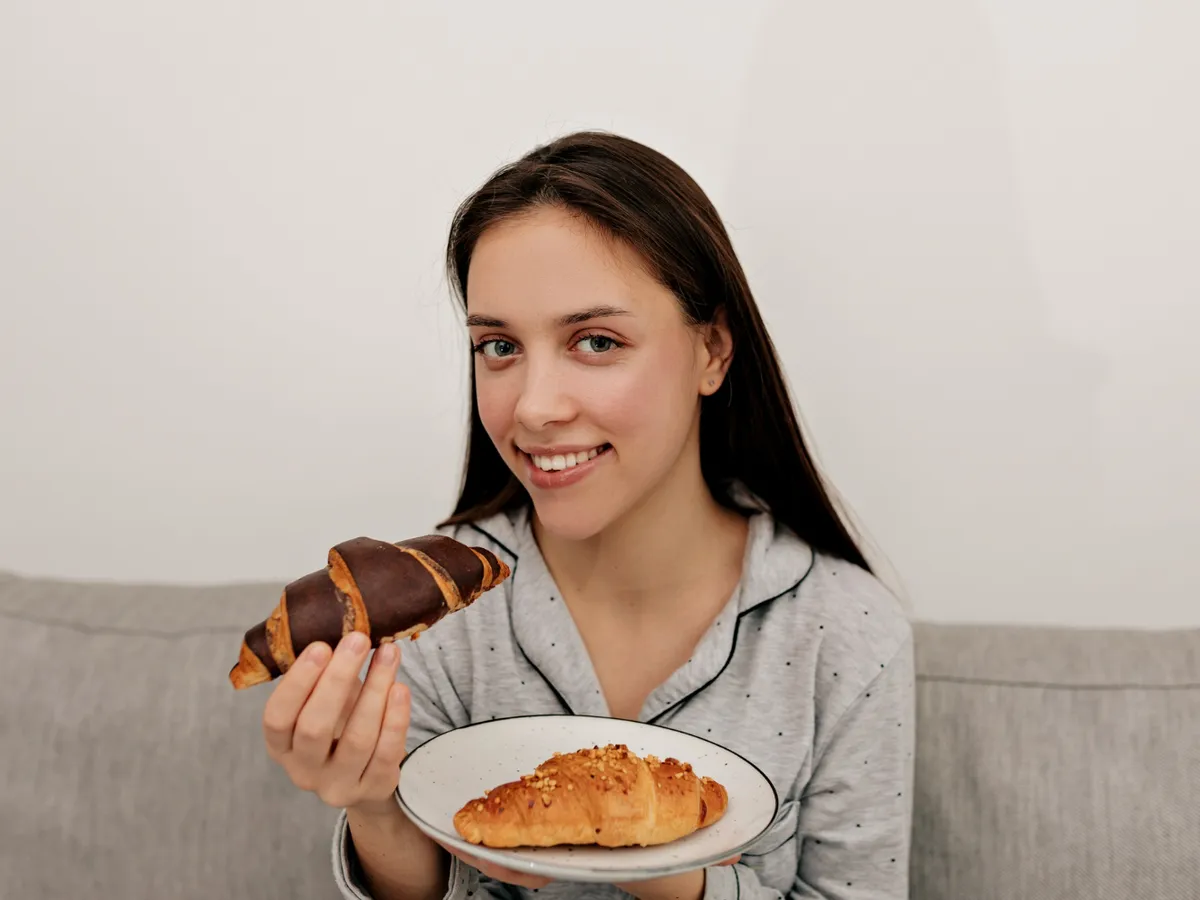 Motivul pentru care pofta de carbohidrați indică o boală ascunsă. Părul în exces pe corp are legătură cu asta - Foto: Freepik (Imagine cu rol ilustrativ)