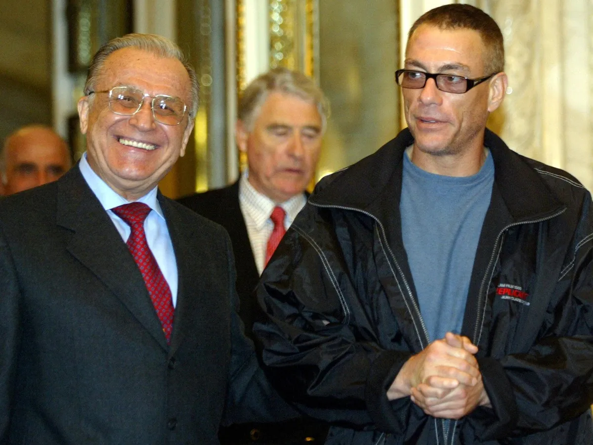 Jean-Claude Van Damme, alături de Ion Iliescu, la Palatul Cotroceni -Foto: Profimedia Images (rol ilustrativ)