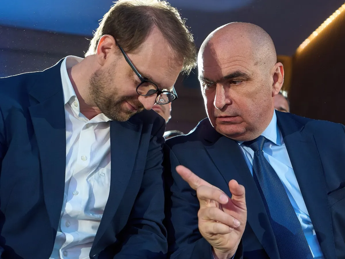 PNL și PSD decid pe cine trimit în guvernul Bolojan. Care sunt numele vehiculate? - Foto: Profimedia Images
