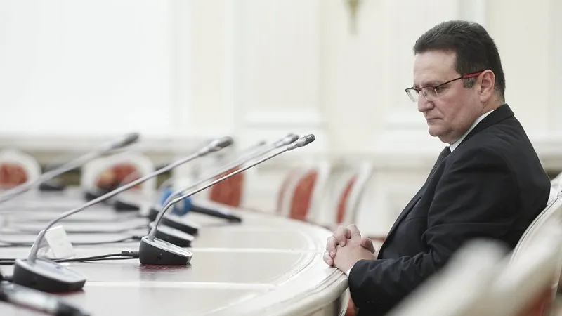 George Maior s-a îmbolnăvit înainte de alegeri Foto: INQUAM/Octav Ganea