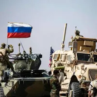 Soldații americani și ruși, poze amicale de grup într-o zonă de război. Cum a fost posibil - FOTO: bkuwatli