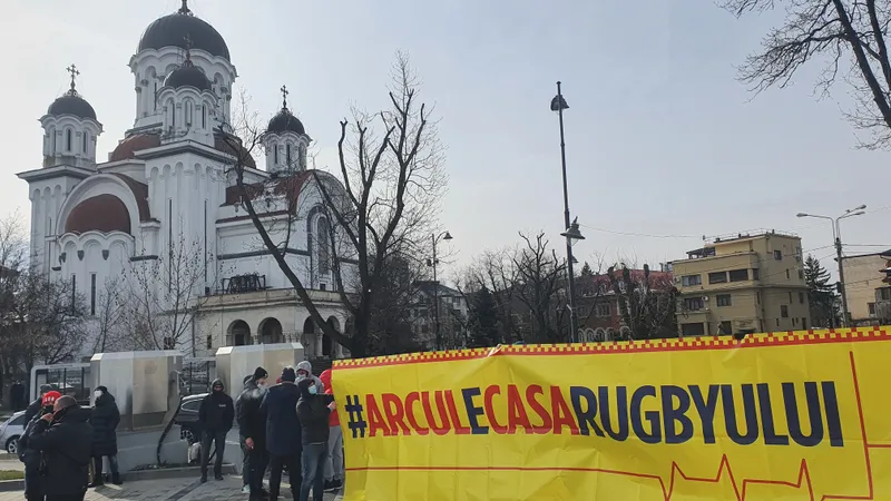 Religia și rugby-ul au o istorie comună la Arcul de Triumf. Așa se explică de ce au fost trase clopotele la Cașin în timpul protestelor rugby-știlor Foto: Mihai Duță