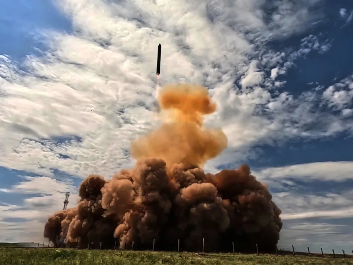 VIDEO Rusia a testat racheta nucleară Satan 2, cu rază de acțiune de 34.000 km. Intră în acțiune în 2026