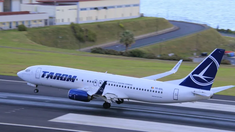 Grevă la TAROM, unde salariul e dublu față de al unui profesor. - Foto: Facebook / Tarom