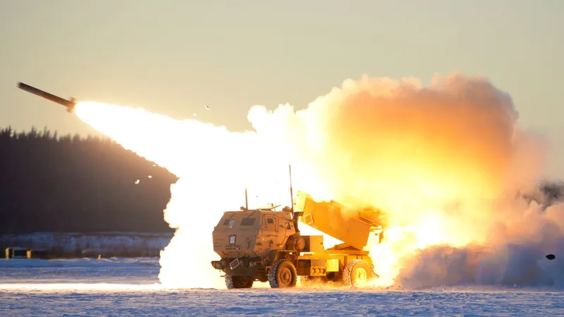 EXCLUSIV Coloană de peste 10 HIMARS-uri la Focșani. Newsweek România a cerut clarificări de la MApN/FOTO: Profimedia