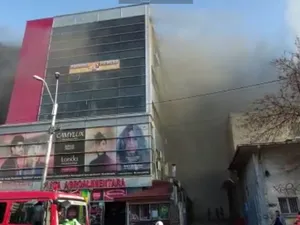 Incendiu la un centru comercial/FOTO: captură video