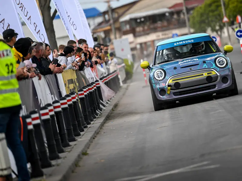 Racing MIMI, primul Mini electric de curse din istorie, dezvoltat 100% în România, a evoluat interesant, după două sezoane competiționale - Foto: Racing MIMI