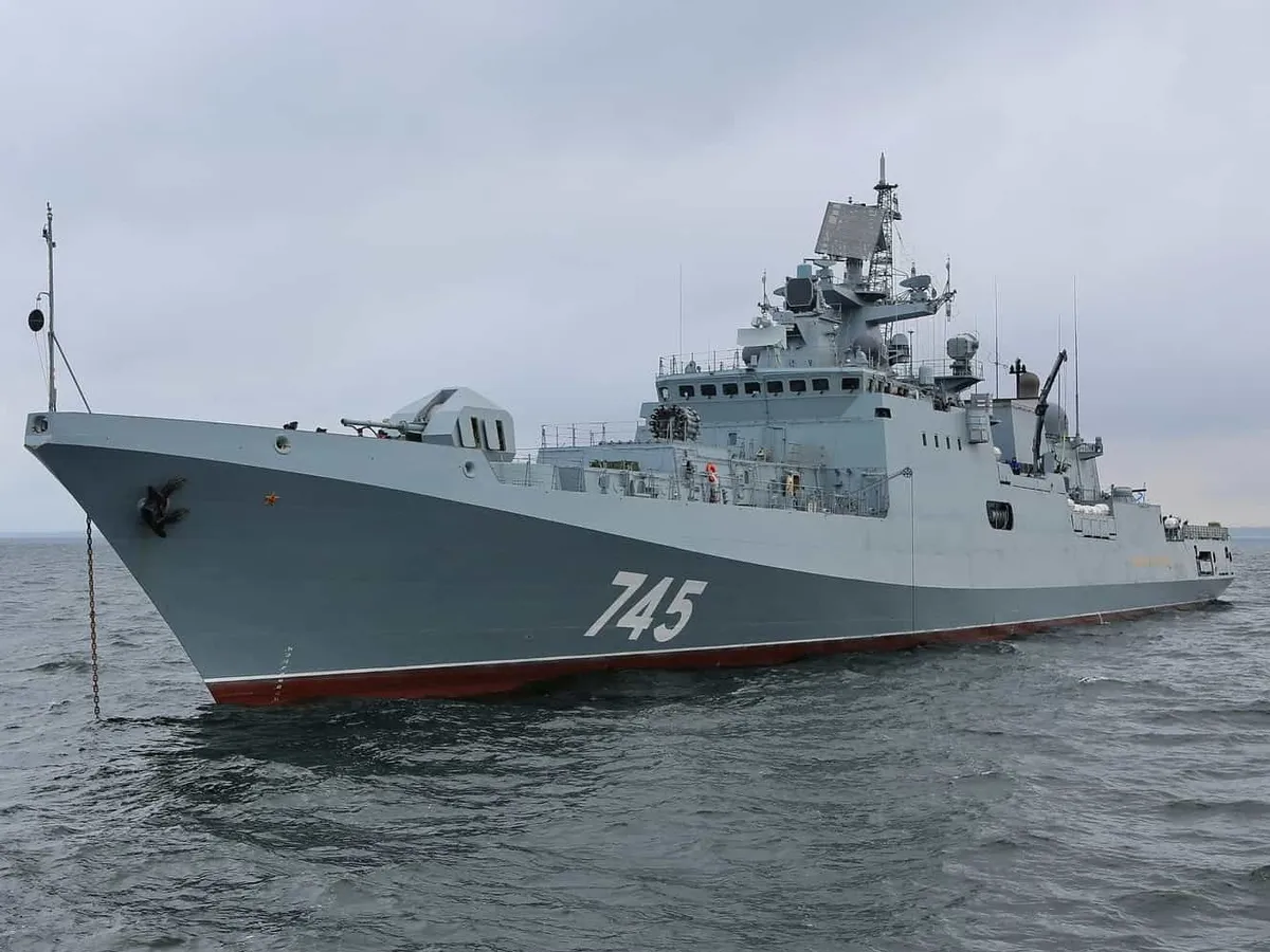 Rusia mai pierde o fregată din flota Mării Negre. Ucraina a atacat cu drone aeriene și maritime