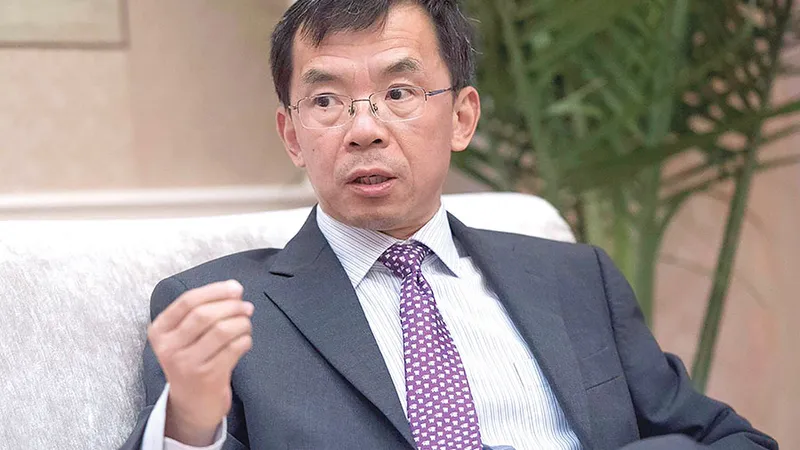 AGRESIUNE Fostul ambasador al Chinei în Franța, Lu Shaye, este unul dintre cei mai duri diplomați ai Bejingului