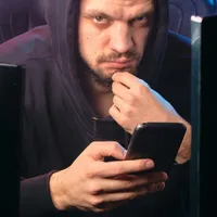 Atenţie la fraudele făcute pe seama băncilor! Phishing, spoofing, false propuneri de investiţii - Foto: Pexels/Mikhail Nilov