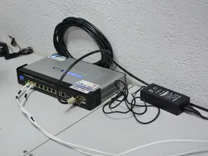 Un banal router care, atunci când este scos din uz nu este ”curățat” de datele pe care le conține, poate genera breșe masive de securitate cibernetică - Foto: Profimedia Images