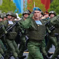 Armata de 500.000 soldați a lui Putin sperie Europa. NU se vor întoarce la vatră pentru 100$/lună