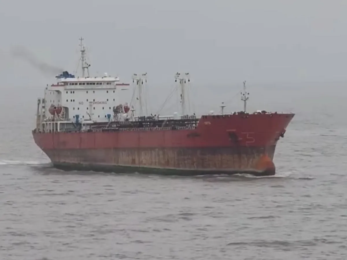 Petrolierul Berca pe ultimul drum - Foto: Facebook / Marinarii.ro comunitatea marinarilor si pasionatilor de marina / Eren Topcu