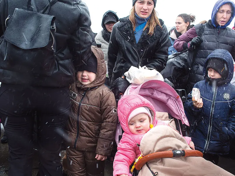 Familiile de ucraineni cu copii au avut de îndurat un frig pătrunzător.