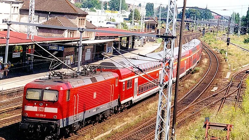 VIDEO Momente de groază pentru 200 de călători dintr-un tren deraiat de un bolovan - Foto: Wikimedia/Roger Wollstadt/CC BY-SA 2.0