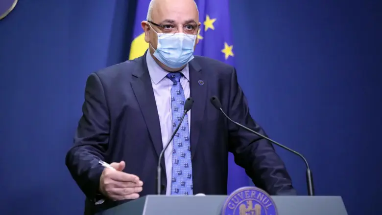 Raed Arafat: Este important ca elevii și profesorii să poarte mască. Școlile trebuie deschise / gov.ro