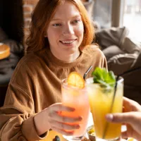 La ce pericole te expui când ceri gheață la restaurant? Ce se întâmplă cu aparatele de făcut gheață? - Foto: Freepik (rol ilustrativ)