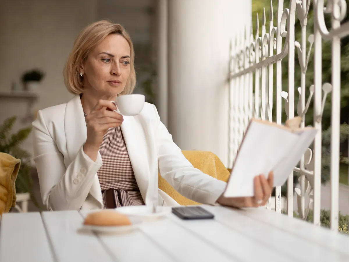 Pensionară la masă - Foto: Freepik