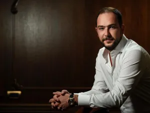 Cris-Tim accelerează diversificarea portofoliului și lansează cârnații „Grătărescu”