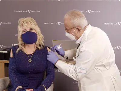 Dolly Parton s-a vaccinat împotriva COVID/FOTO: Facebook