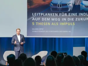 Șeful BMW: Politica UE, un dezastru. Fabricarea unei electrice, cu 40% mai poluantă decât la termică - Foto: BMW (Imagine cu rol ilustrativ)
