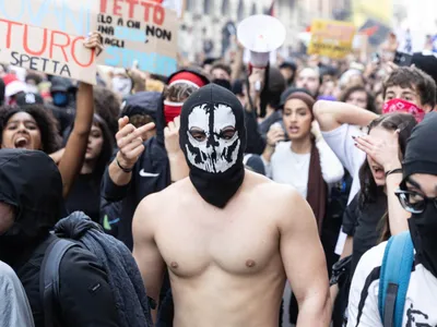 Italia investighează implicarea Rusiei în protestele din Europa. Milano, stare de asediu - Foto: Profimedia Images (imagine cu  rol ilustrativ)