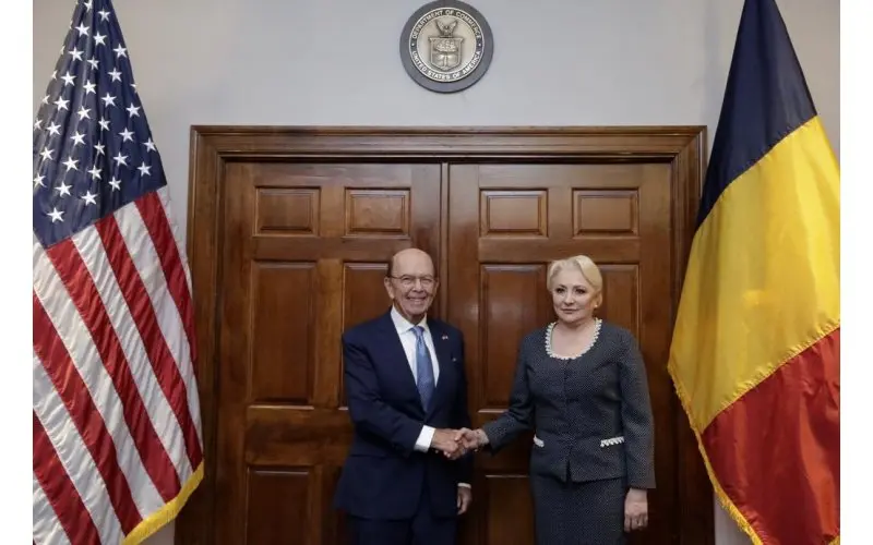 Premierul Dăncilă împreună cu Wilbur Ross, secretarul  american al Comerțului Foto: Guv.ro