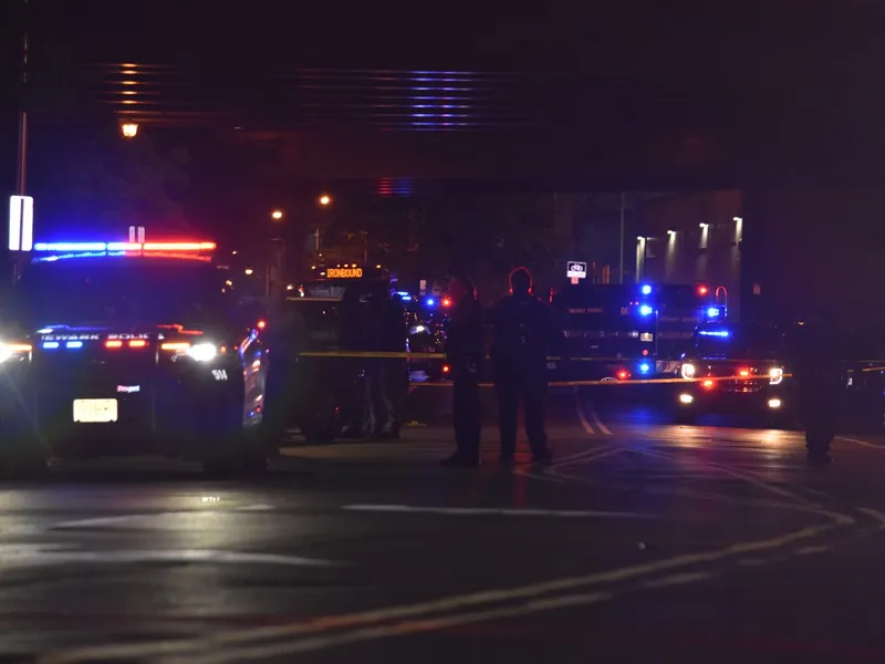 Atac armat în SUA. S-au tras focuri de armă într-un cartier rezidențial. Cel puțin 11 victime - Foto: Profimedia images