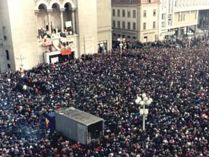 Piața Operei din Timișoara, decembrie 1989/FOTO: radiocluj.ro