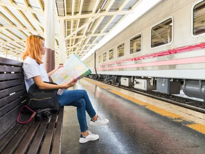 Tren în gară - Foto: Freepik (rol ilustrativ)