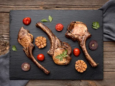 Ce să pui în friptura de miel pentru Paște ca să nu iasă ațoasă. Doar așa iese fragedă și aromată - FOTO: Freepik(imagine cu rol ilustrativ)