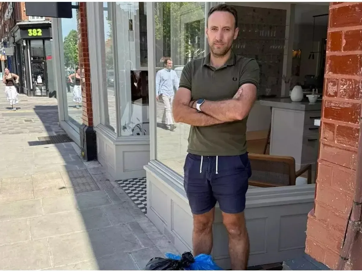 Un bărbat a primit amendă pentru un gest banal când s-a întors din vacanță. Ce a făcut primăria? - Foto: Mirror
