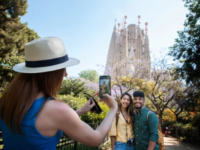 Turiștii care vizitează Barcelona ar putea fi taxați cu până la 15 euro pe noapte. Care este motivul? - Foto: Freepik (Imagine cu rol ilustrativ)