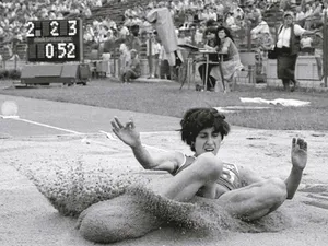 Vali Ionescu a doborât recordul mondial la săritura în lungime în 1982 Foto: COSR.ro