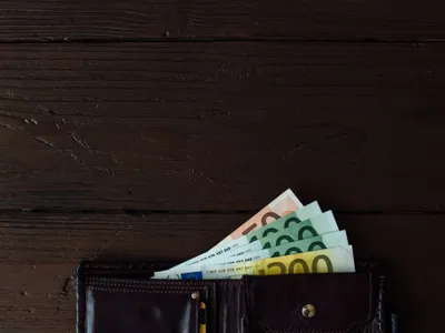 Curs BNR, 5 iunie. Moneda euro se apreciază foarte puţin, sub noul prag psihologic, de 5.10 lei - Foto: Freepik/freepic.diller