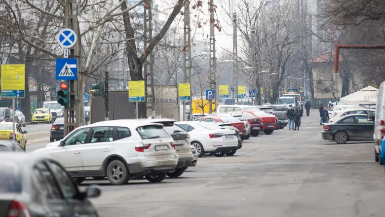 Locuri de parcare în București. Foto: Inquam Photos / Bogdan-Ioan Buda