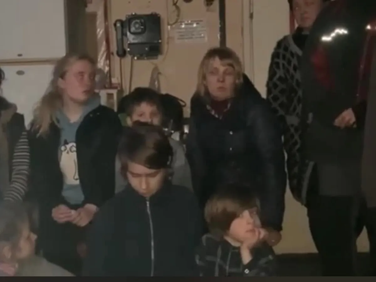 Civili în subteranele uzinel Azovstal din Mariupol/foto: social media