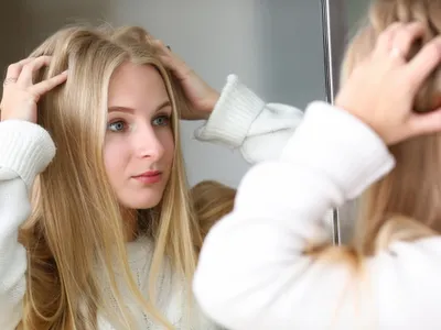 Cum să scapi definitiv de ciuperca care provoacă mătreață. Trucul ieftin care elimină mătreața după spălare - Foto: Freepik (Imagine cu rol ilustrativ)