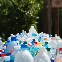 Românii care au strâns PET-uri în balcon nu pot primi 50 de bani. Ce tip de plastic se reciclează Foto: Pexels (fotografie cu caracter ilsutrativ)