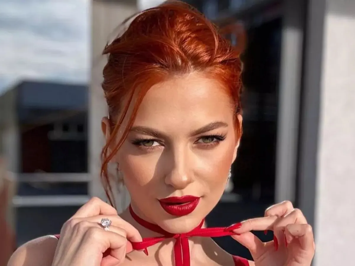 Vedeta Lidia Buble, bătută pe stradă de o femeie - Foto: Arhiva personala