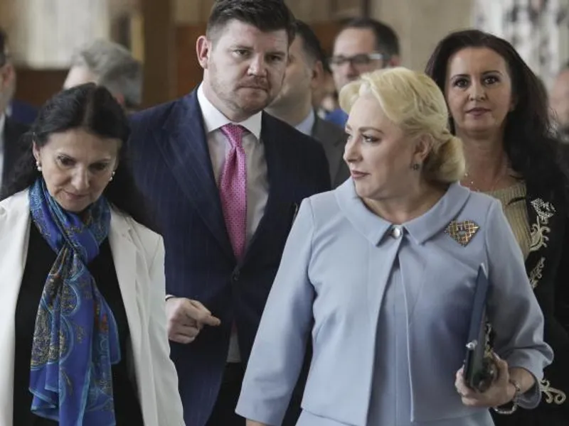 Consultantul politic al lui Dăncilă, Anton Pisaroglu (centru), la o reuniune a guvernului PSD Foto: Inquam/ Octav Ganea