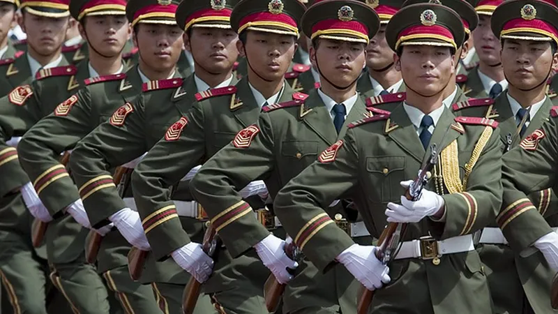 Soldaţi, la o paradă, în China - Foto: Flickr/Digi_shot