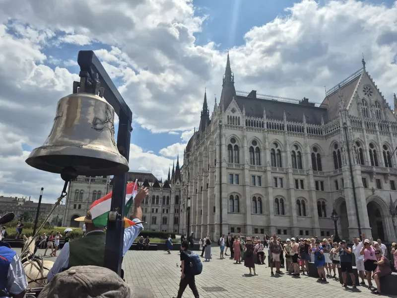 Clopotul păcii, dus de la Berlin la Ierusalim, cu o trăsură. „Un viitor pașnic poate fi creat” - Foto: Friedensglocken e.V