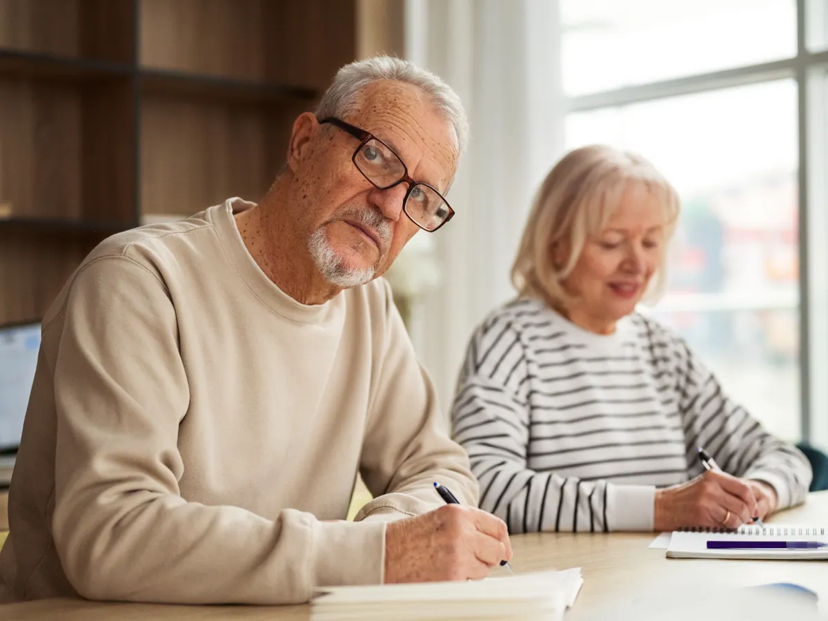 Pensionarii primesc la pensie sumele restante. Casa de Pensii anunță în ce județ se face plata foto: Freepik (fotografie cu caracter ilustrativ)
