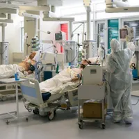 Infecționiștii avertizează: e nevoie de doza a treia și de vaccinare obligatorie pentru unii/FOTO: ziaruldeiasi.ro
