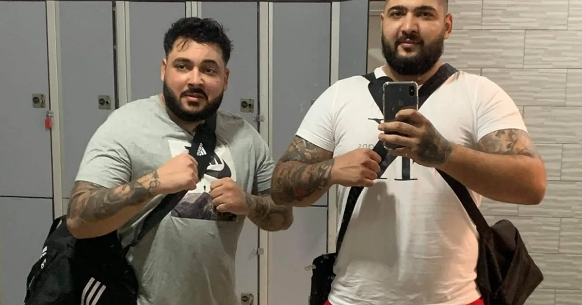 Interlopul Vandam , care a fugit cu toporul după un rival pe care voia ...