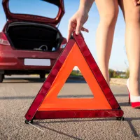 Ce trebuie să faci dacă rămâi cu mașina în pană pe autostradă, ca să nu riști un accident grav? - Foto: Freepik (Imagine cu rol ilustrativ)