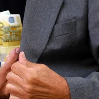 Mită - Foto: Profimedia